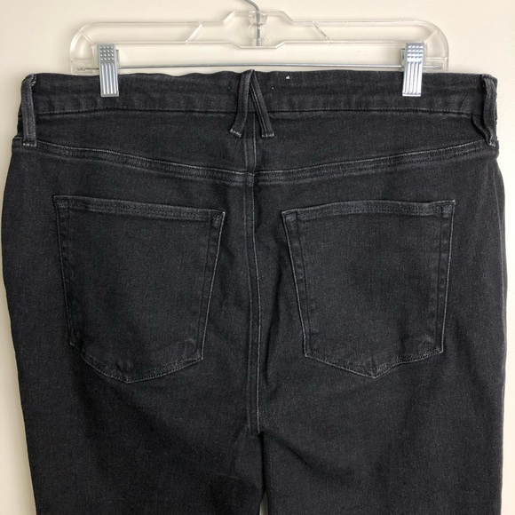 GOOD AMERICAN Good Legs Raw Hem Black Jeans - Picture 7 of 10